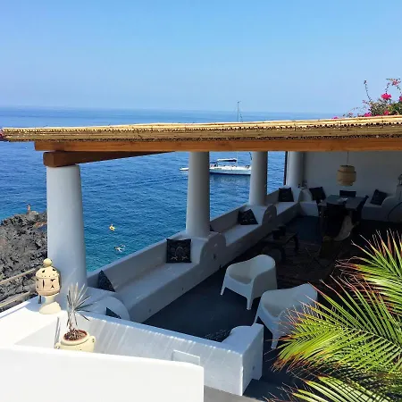 Casa 34 Dicembre سترومبولي
