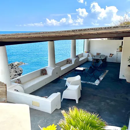Casa 34 Dicembre سترومبولي