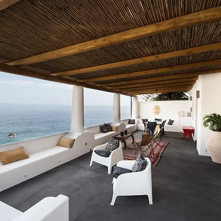 Casa 34 Dicembre سترومبولي